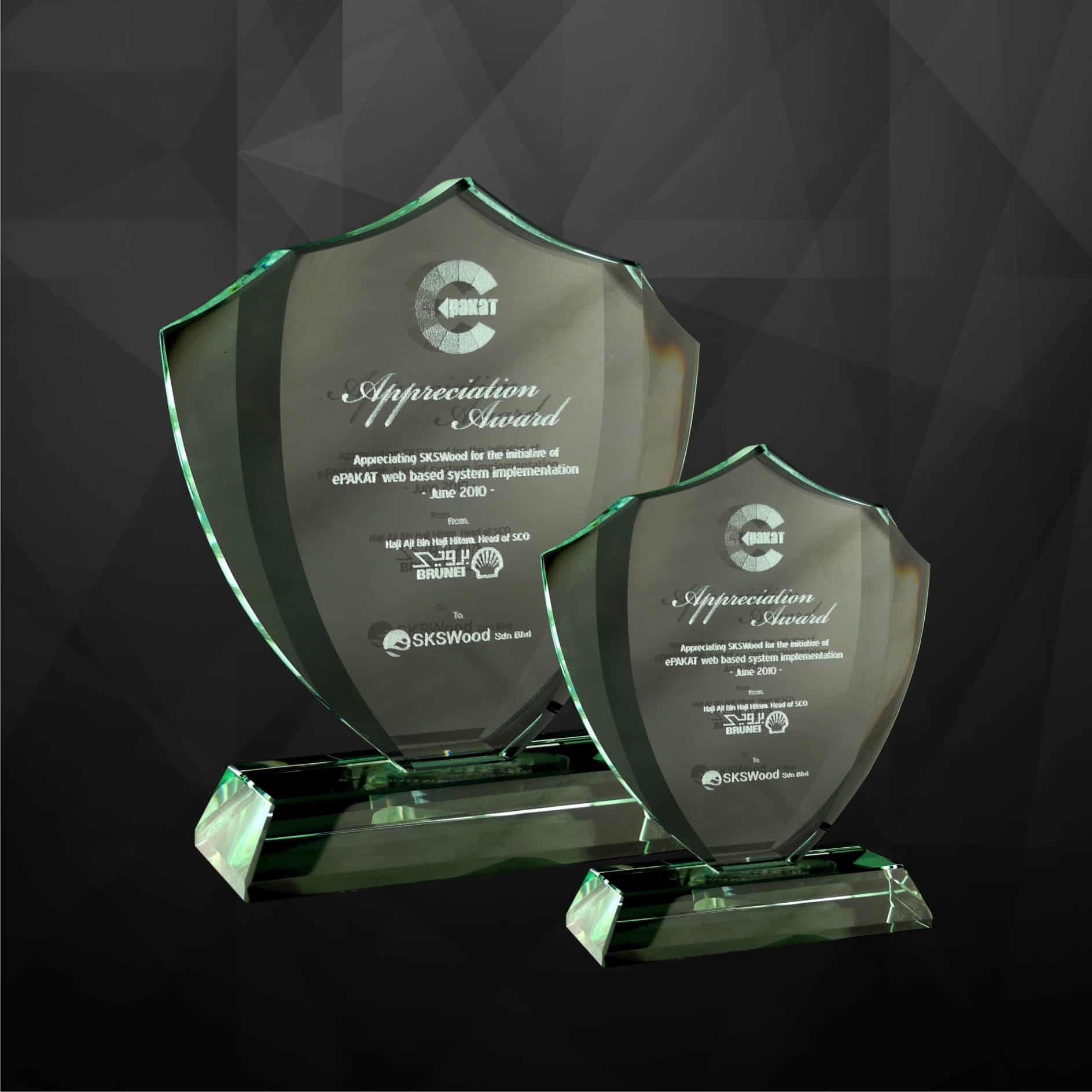 Crystal Plaques Shield Crystal Plaque CR9050 Shield Crystal Plaque CR9050