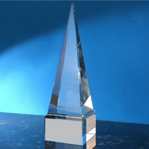 Pyramid Crystal Trophy CR9311