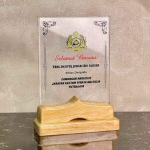 Crystal Plaques Crystal Plaque CR3122 Crystal Plaque CR3122